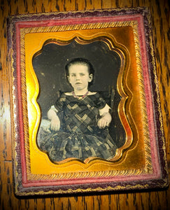 1/9 Daguerreotype Scared Little Girl 1850s