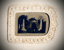 Load image into Gallery viewer, Rare Civil War Era CDV Tintype Photo / Tomb of President George Washington

