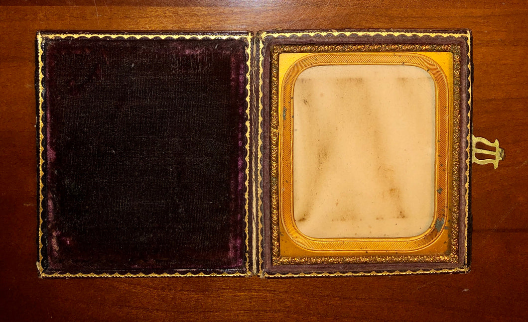 Empty Banded Leather Case For 1/6 Photos, 1850s