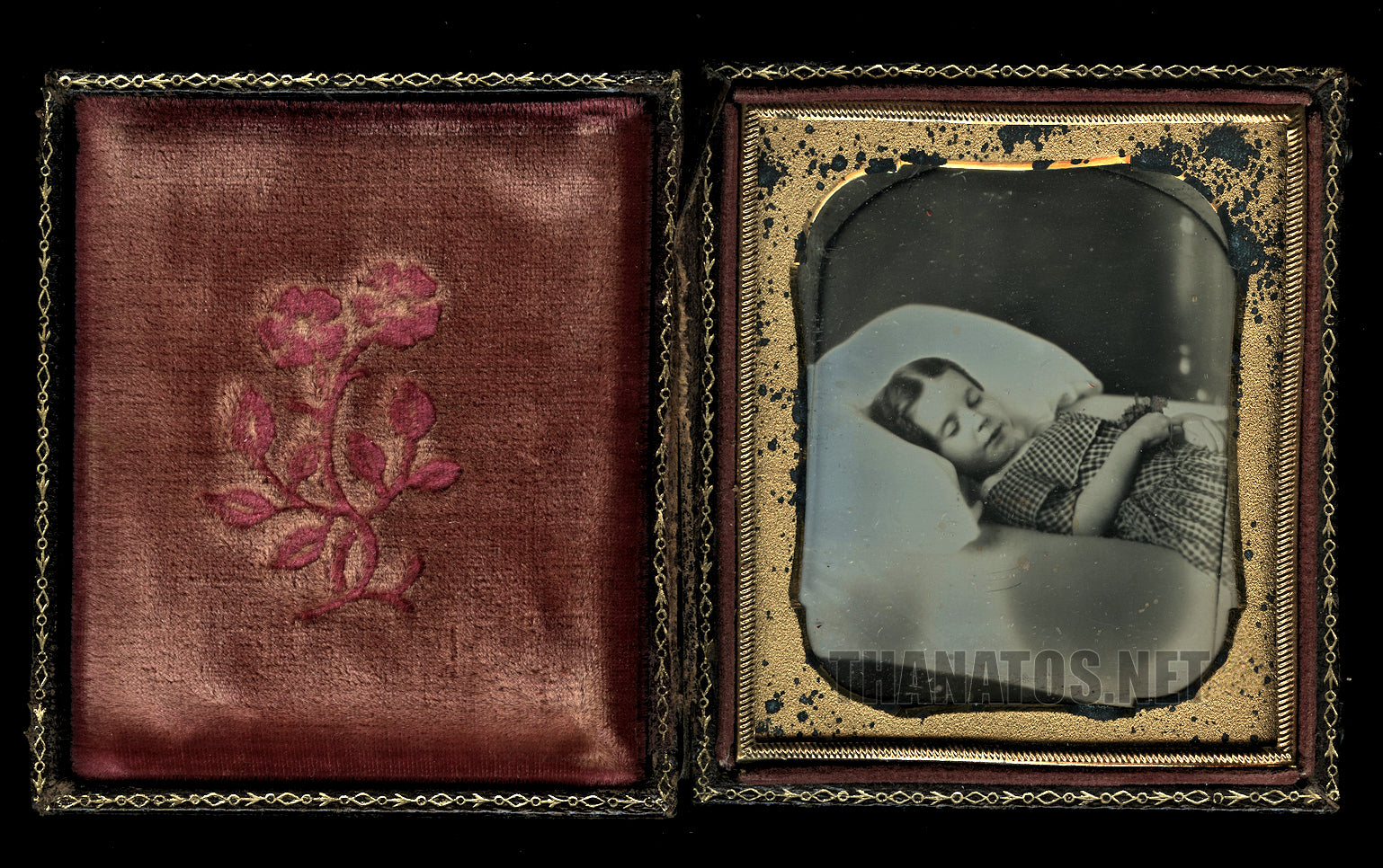 Sale Antique Daguerreotype Photos in Leather Case.