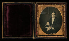 Load image into Gallery viewer, 1/6 Post Mortem - Woman Wearing Mourning Bands &amp; Child
