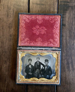 Nice 1850s 1860s 1/4 Group Ambrotype Three Young Men / Brothers