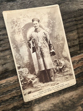 Load image into Gallery viewer, RARE CIRCUS SIDESHOW BARNUM FREAK THE CHINESE GIANT CABINET CARD PHOTO - SIGNED
