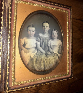 1/6 Daguerreotype Three Little Girls, Sisters. Nice Dancers Case