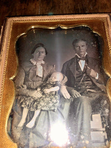 1/4 Daguerreotype Barefoot Child with Parents - Possible Post Mortem
