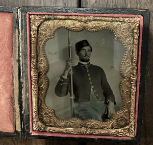 1/6 Tintype Armed Civil War Soldier Holding Rifle, Tinted Zouave? 1860s Photo
