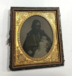 1850s Post Mortem Ambrotype Photo Woman Holding Her Dead Child 3763