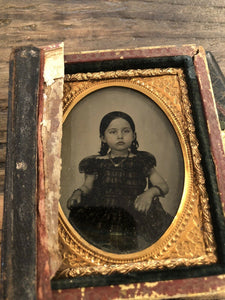 1/9 Ruby Ambrotype Pretty Little Girl Distressed MOP Case, 1850s