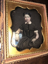 Load image into Gallery viewer, 1/6 Daguerreotype Pretty Woman, Tinted Gold Jewelry
